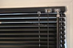 zaluzje-poziome-aluminiowe-czarne1