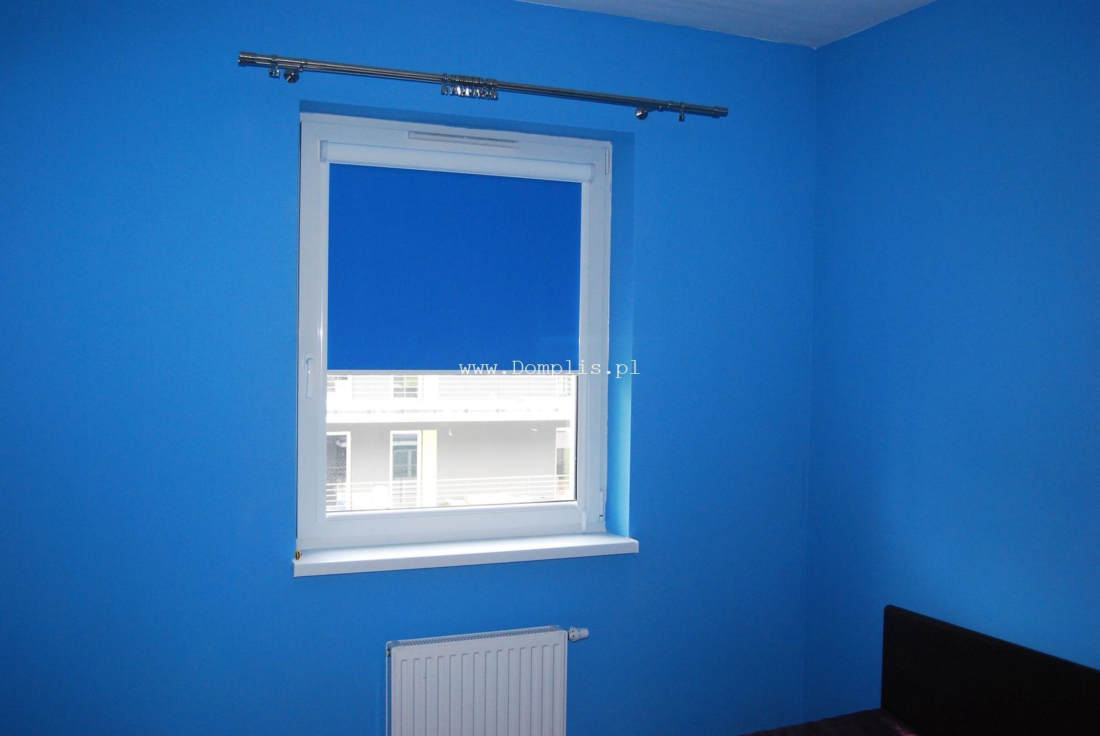 niebieski pokój rolety